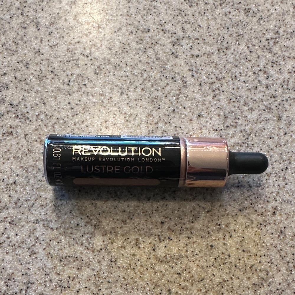 Revolution Lustre Gold Illuminating Highlighter